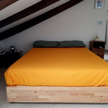 Apartamento La Mansarda Delle Mongolfiere Turín Exterior foto