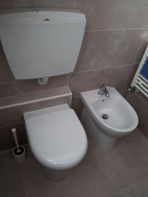 Apartamento La Mansarda Delle Mongolfiere Turín Exterior foto