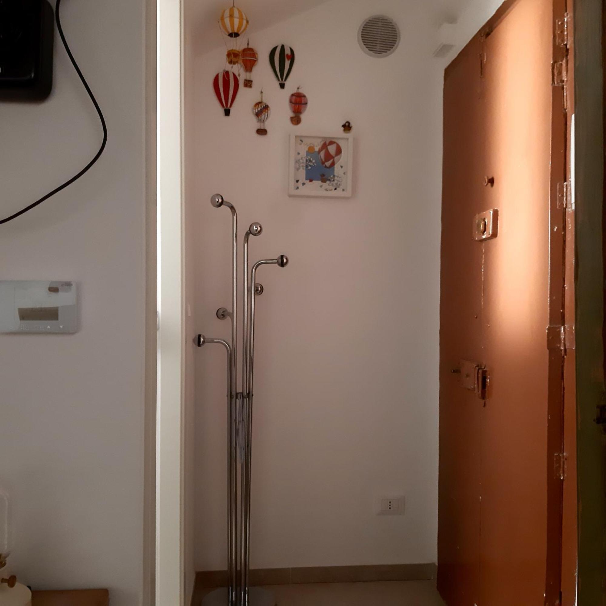 Apartamento La Mansarda Delle Mongolfiere Turín Habitación foto